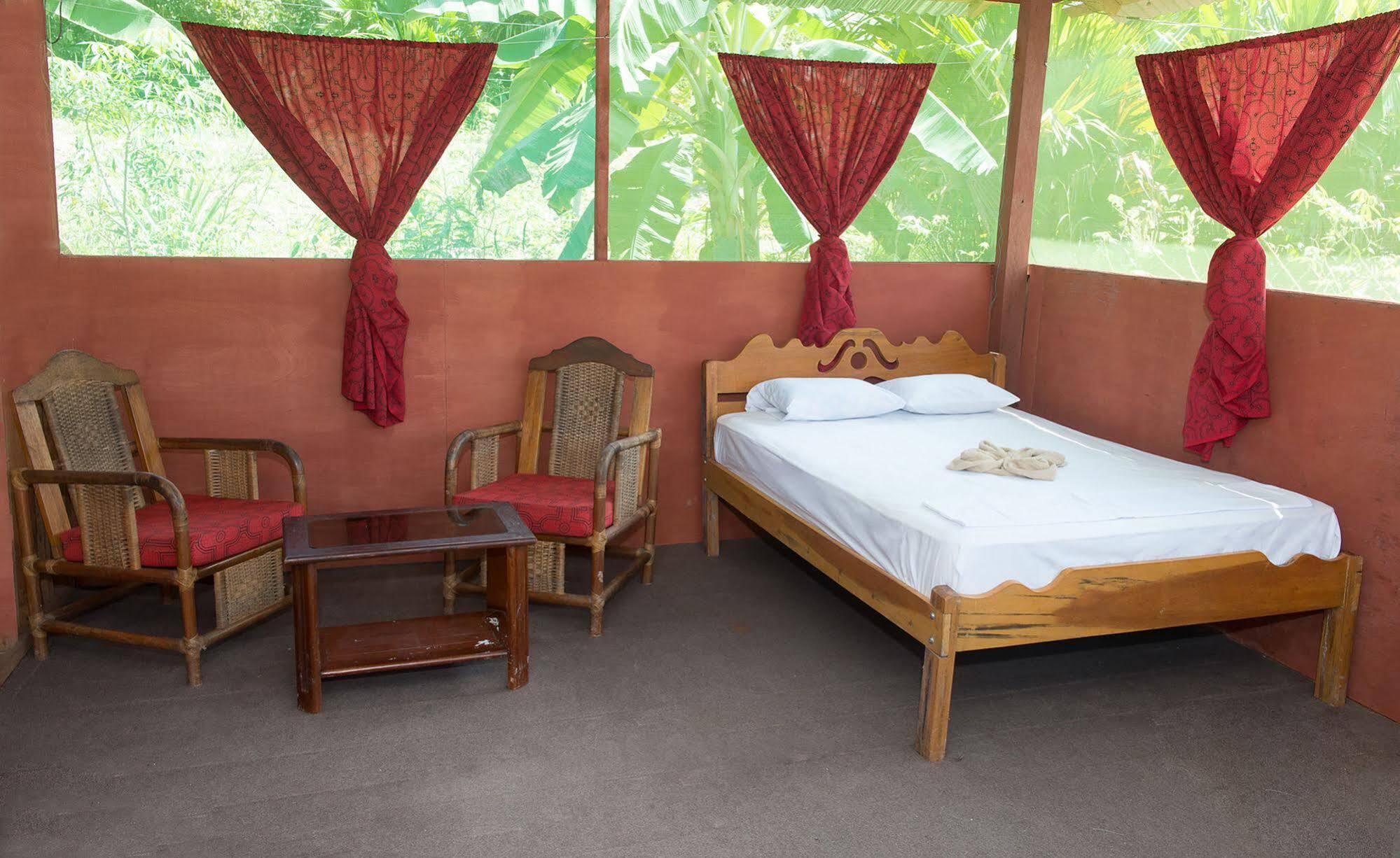 Maniti Expeditions Eco Lodge Iquitos Exterior photo